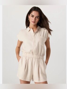 Vuori Trestles Twill Romper Sand Dollar Size Large EUC NWOT